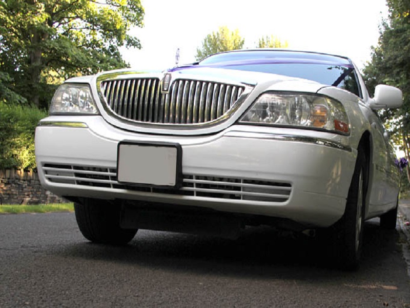 Lincoln Stretch Limousine Hire for Wedding