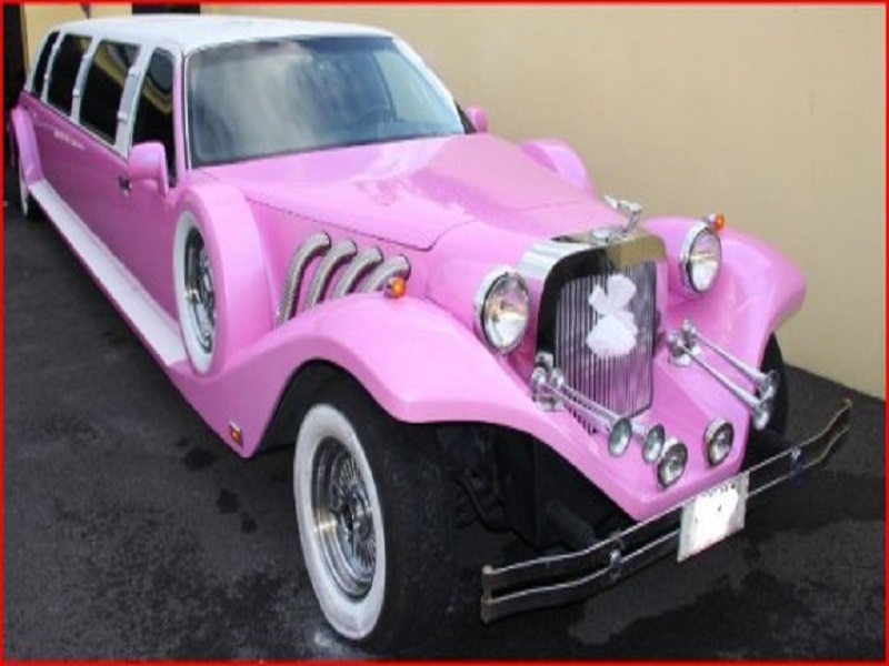 Pink Excalibur Limo for Wedding