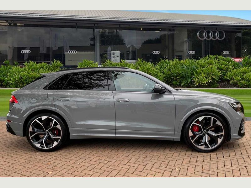 Audi Q8 Car Renting