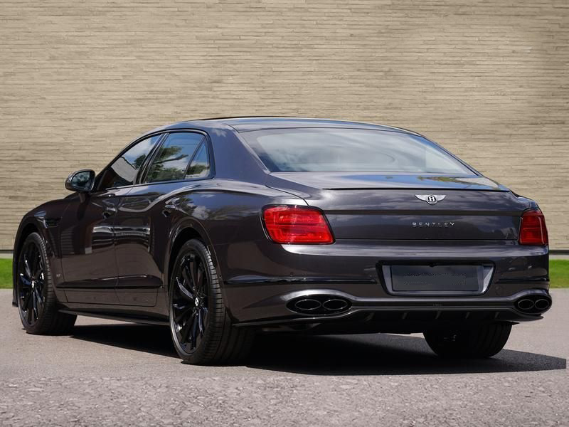 Bentley Flying Spur Chauffeur Car to Hire