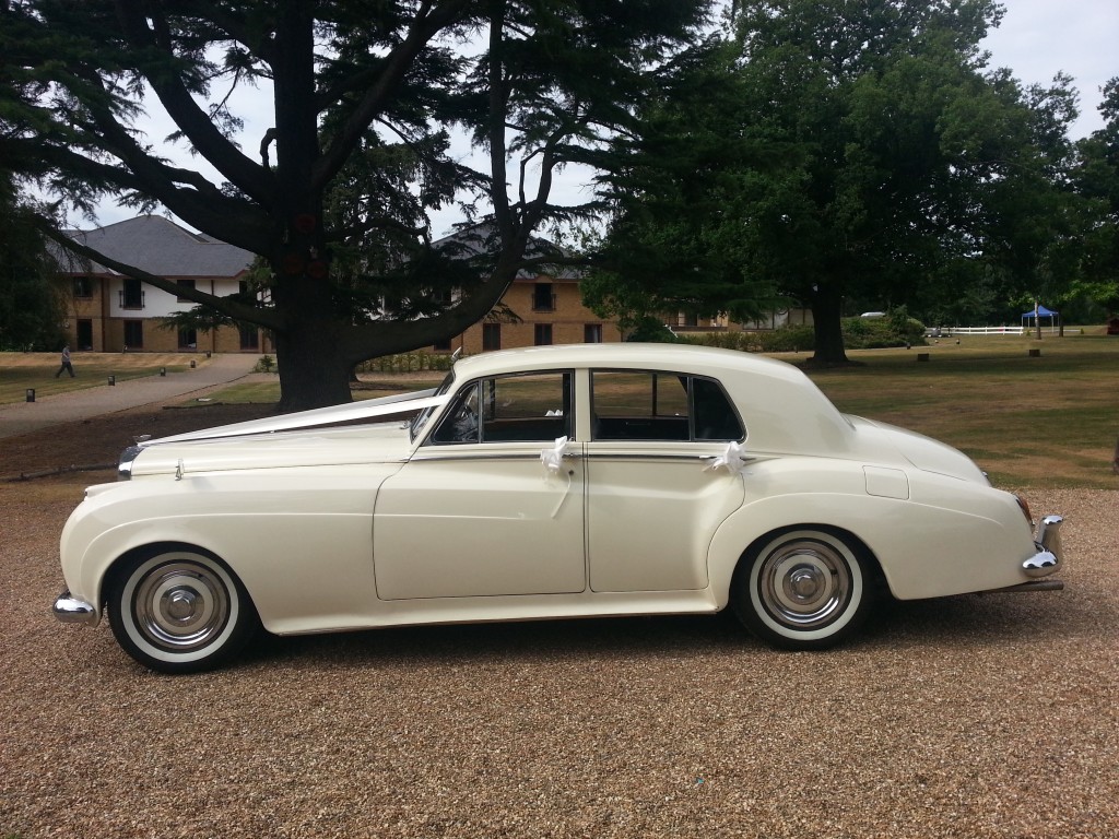 The elegant Bentley S1 available for wedding hire, shown from the side