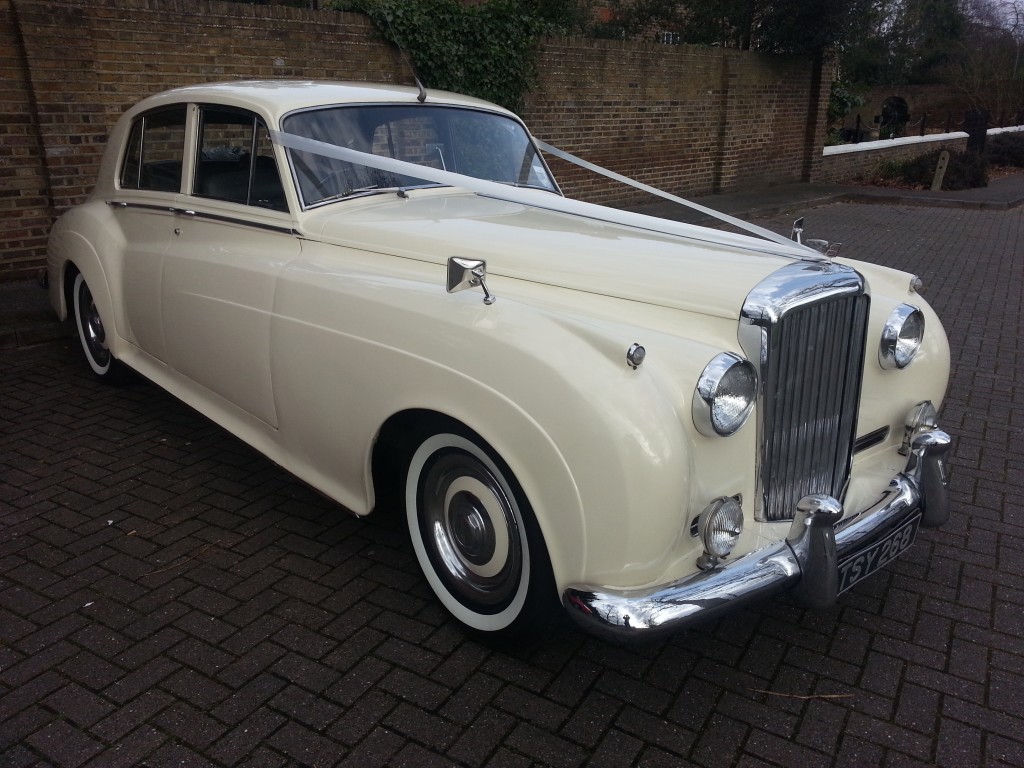 A side view of the classic Bentley S1, perfect for wedding car hire