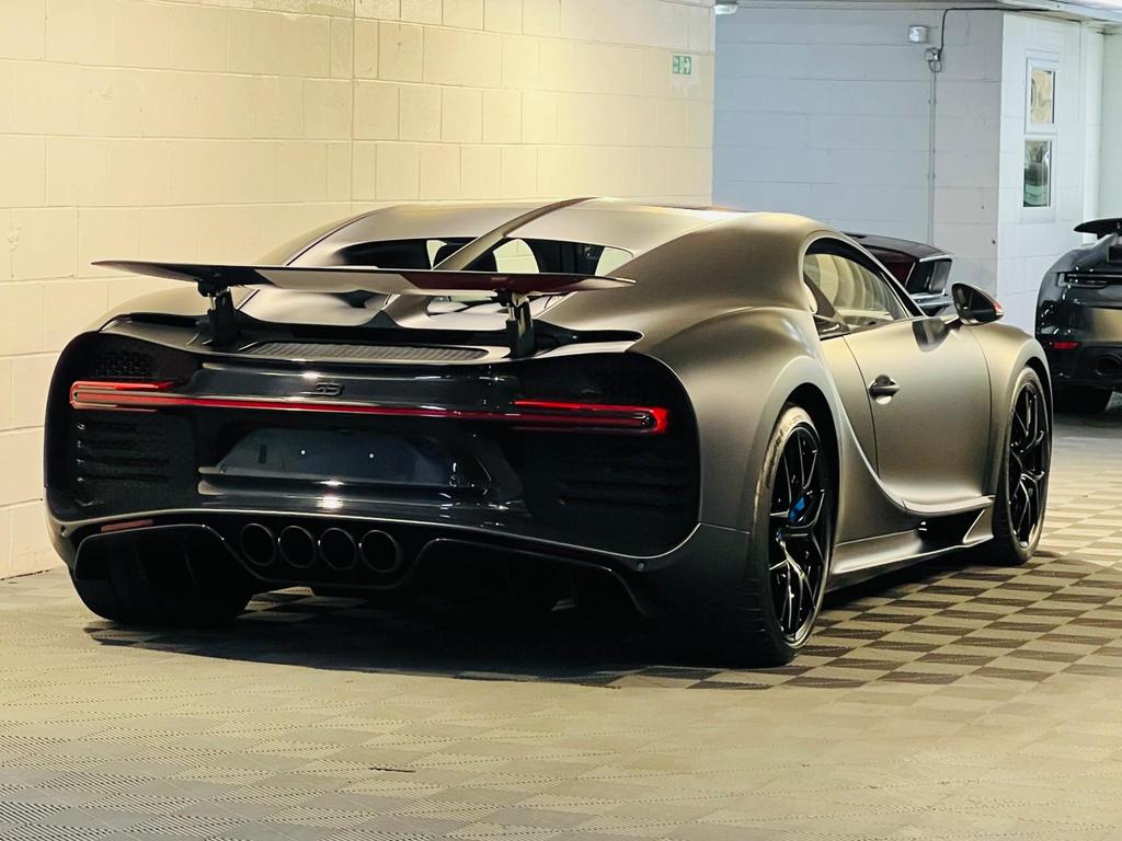 Bugatti Chiron backview