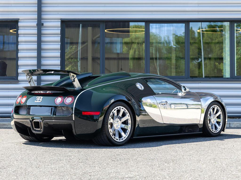 Bugatti Veyron Car