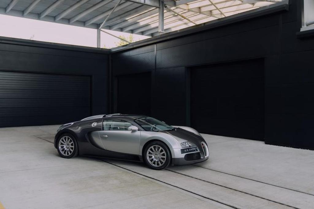 Chauffeured Bugatti Veyron