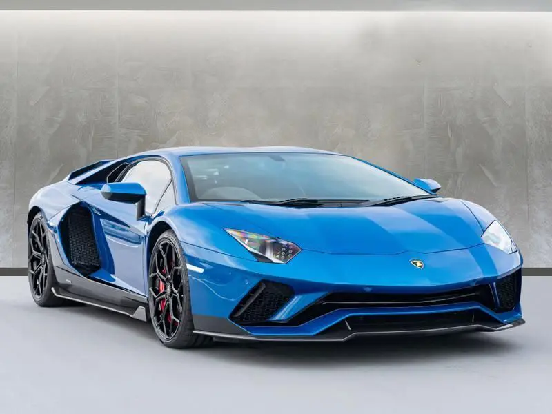 Lamborghini Aventador (Sports Car) 10