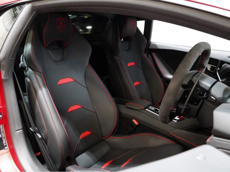 Lamborghini Huracan Interior