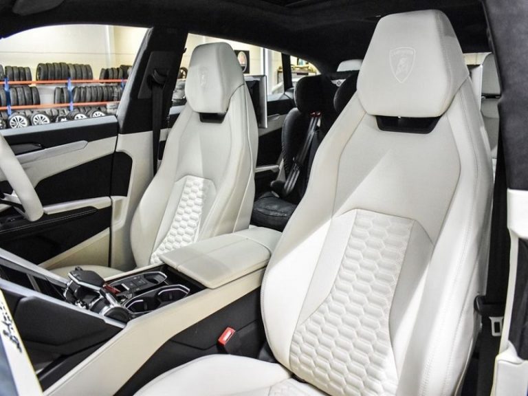 Lamborghini Urus Interior