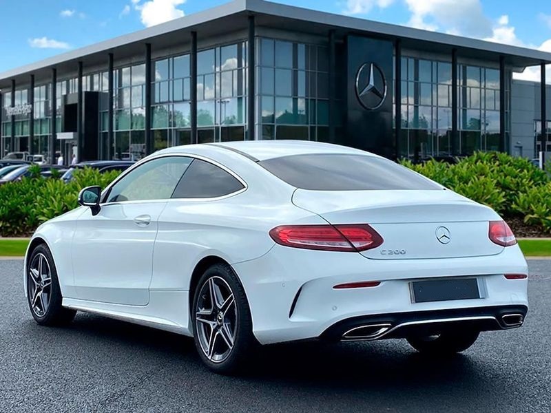 Mercedes C Class, an ideal prestige car for wedding transport