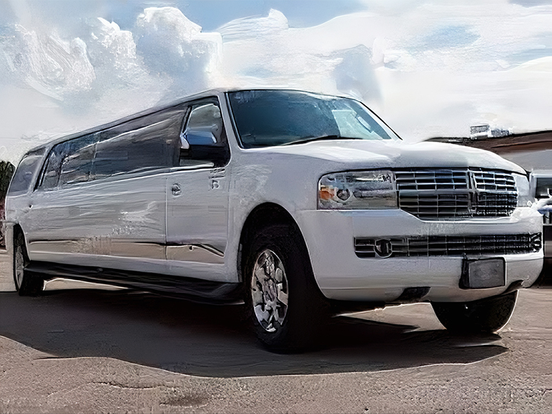 Prom Lincoln Navigator Limo